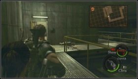 W pomieszczeniu znajdziemy jeszcze czterech oponentów (w tym dwóch z tarczami) - Uroboros Research Facility (5-3) (1) | Opis przejścia Resident Evil 5 - Resident Evil 5 - poradnik do gry
