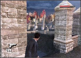 Po krótkiej scence przerywnikowej, zabijamy dwójkę gangsterów kryjących się za samochodami [1] , a następnie eliminujemy kolejny czarny charakter, który pojawia się za naszymi plecami - Rozdział 5 | Made Man Prawa Ręka Mafii - Made Man: Prawa Ręka Mafii - poradnik do gry