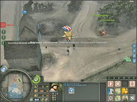 Ukryj ludzi za płotkami przy drodze i wystrzelaj najbliższych Niemców w okopie, jakiejś szopie oraz zniszcz samochód pancerny stojący na skraju zagajnika, korzystając tym razem ze wsparcia swojego samochodu pancernego podciągniętego na miejsce potyczki i alianckich czołgów przejeżdżających głównym t - Misja 3 - Zamek Grey (cz.2) - Grobla - Company of Heroes: Chwała Bohaterom - poradnik do gry