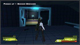 Po scence filmowej otwórz szafkę i zabierz karabin , następnie zaś kieruj się do drzwi po prawej - Poradnik do gry - Opis przejścia - część pierwsza - 01 | Advent Rising - Advent Rising - poradnik do gry