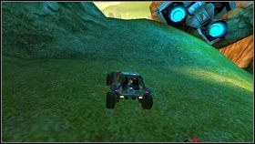 Jedź przed siebie i uważaj - za zakrętem będzie stało kilku wrogów z wyrzutniami pocisków - Opis przejścia - część druga - 01 | Advent Rising - Advent Rising - poradnik do gry