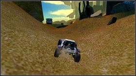 Na dole przejdź koło wielkiego panelu po prawej i za wzniesieniem skręć w lewo - zobaczysz drogę wiodącą do wejścia do Bahn Han - Opis przejścia - część druga - 01 | Advent Rising - Advent Rising - poradnik do gry