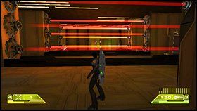 Z pomieszczenia przejdź do zbrojowni - wyekwipuj się w dobrą broń - Opis przejścia - część trzecia - 02 | Advent Rising - Advent Rising - poradnik do gry