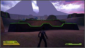 Zaraz po rozpoczęciu skieruj się w prawo i w tym kierunku podążaj - Opis przejścia - część piąta - 01 | Advent Rising - Advent Rising - poradnik do gry