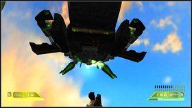 Zaraz po wyjściu zaatakuje Cię statek powietrzny - cofnij się do wejścia, wyeliminuj najpierw desant, a dopiero potem wyjdź, aby się z nim rozprawić - Opis przejścia - część piąta - 02 | Advent Rising - Advent Rising - poradnik do gry