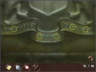 Zatem Nina wraca tam i na napisie na herbie zmienia położenie trzech S (kliknij każde 3x LPM - jeśli wcześnie próbowałeś obracać literki, najpierw przywróć je do położenia normalnego), jednego F (5x LPM) i jednego A (2x LPM), na dokładnie takie, jakie widnieje na nagrobku Michelle - Francja- Paryż (cz.1) | Tajne akta 2 Puritas Cordis - Tajne akta 2: Puritas Cordis - poradnik do gry