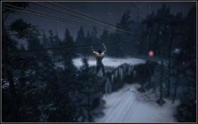 Wejdź po drabinie na słup elektryczny, złap się kabla i zacznij przechodzić na drugi słup, z którego zabierz Health Boosta - Iam The Best There Is | Rozdział 2 The Frozen Tundra | X-Men Origins Wolverine - X-Men Origins: Wolverine - poradnik do gry