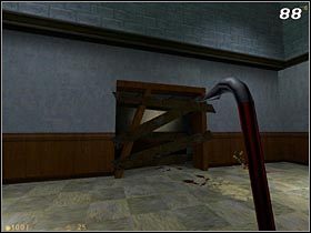 Znajdziesz się w sporej wielkości sali [#87] , gdzie jeden z wrogów zajmuje się spożywaniem trupów - [Opis przejścia Half-Life] Office Complex - cz. 2 - Half-Life - poradnik do gry