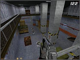 Wykorzystując przewagę wynikającą z dogodniejszej pozycji do ostrzału [#122] , załatw wszystkich komandosów znajdujących się poniżej - [Opis przejścia Half-Life] Weve Got Hostiles - cz. 2 - Half-Life - poradnik do gry