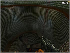Użyj czerwonych drabin, by zejść na dół i zbliż się do mechanizmu uruchamiającego wentylację [#167] - [Opis przejścia Half-Life] Blast Pit - cz. 2 - Half-Life - poradnik do gry