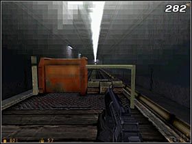 Teraz wjedziesz do długiego tunelu [#282] , na którego końcu przebywa żołnierz obsługujący wyrzutnię rakiet - [Opis przejścia Half-Life] On a Rail - cz. 3 - Half-Life - poradnik do gry