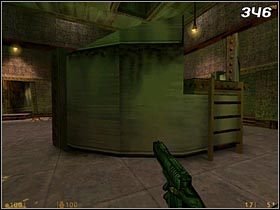 Oba przejścia techniczne są w chwili obecnej zamknięte na cztery spusty, dlatego będziesz zmuszony znaleźć inną drogę do następnej części kompleksu - [Opis przejścia Half-Life] Residue Processing - cz. 1 - Half-Life - poradnik do gry