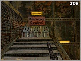 Podejdź do dźwigni oznaczonych tabliczką Conveyor Control i pchnij środkową wajchę [#358] , Jedna ze znajdujących się tuż obok taśm ruszy w odwrotnym kierunku - [Opis przejścia Half-Life] Residue Processing - cz. 2 - Half-Life - poradnik do gry