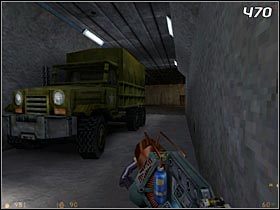 Po krótkiej wędrówce natkniesz się na uciekającego strażnika - [Opis przejścia Half-Life] Surface Tension - cz. 4 - Half-Life - poradnik do gry