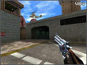 Po drugiej stronie placu znajduje się hangar, z którego wybiegną obcy - [Opis przejścia Half-Life] Surface Tension - cz. 5 - Half-Life - poradnik do gry