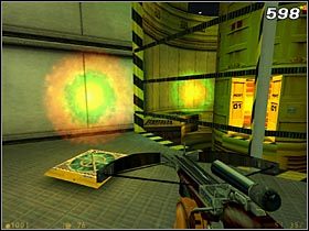 Wróć się na poziom B i przejdź przez najbliższe drzwi [#597] , a trafisz do pomieszczenia z teleporterami [#598] - [Opis przejścia Half-Life] Lambda Core - cz. 3 - Half-Life - poradnik do gry