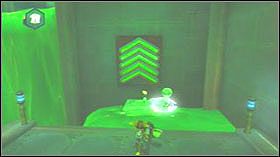 Teraz skręć w lewo, wygeneruj na zielonej cieczy jedną żelową wyskocznie, aby dostać się na drugą stronę pomieszczenia a potem biegnij przez wąski korytarz - Gelatonium Plant, Plantet Cobalia | Opis przejścia - Ratchet & Clank: Tools of Destruction - poradnik do gry