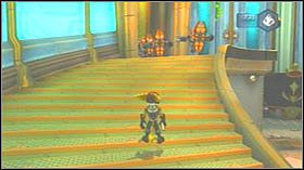 Teraz zaczep się jednego ze statków i puść się dopiero wtedy, gdy znajdziesz się nad platformą - Stratus City, Planet Kortog | Opis przejścia - Ratchet & Clank: Tools of Destruction - poradnik do gry