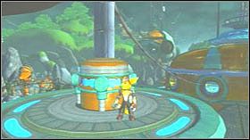 Po filmiku podejdź do brzegu platformy, pobiegnij trochę w prawo i użyj Swingshota na świecące kule, aby dostać się na statek - Pirate Base, Planet Ardolis | Opis przejścia - Ratchet & Clank: Tools of Destruction - poradnik do gry