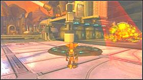 Ubij roboty, pobiegnij w prawo po złotej ścieżce a następnie omijając światła oraz prąd dostań się na drugi koniec dróżki - Zoorodom Prison, Planet Viceron | Opis przejścia - Ratchet & Clank: Tools of Destruction - poradnik do gry