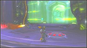 Kluczem do pokonania Tachyona jest ciągłe strzelanie - Lombax Ruins, Planet Fastoon (powrót) | Opis przejścia - Ratchet & Clank: Tools of Destruction - poradnik do gry