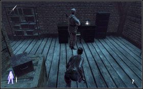 Światło w tym pomieszczeniu co chwila gaśnie, gdy jest ciemno prześlizgnij się na drugą stronę, skąd bezproblemowo wejdziesz do drugiego pokoju, gdy strażnik go opuści #1 - Leave A Light On - Docks (cz.1) | Opis przejścia Velvet Assassin - Velvet Assassin - poradnik do gry