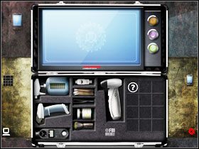 Rozmawiamy z naszym partnerem #1 i już po chwili do naszych rąk trafia specjalny przybornik #2 pozwalający na przeprowadzenie gruntownej analizy praktycznie wszystkich znalezionych wskazówek - Rozdział II - McPherson | Opis Przejścia | Still Life 2 - Still Life 2 - poradnik do gry