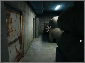 Na boku zbiornika leżącego naprzeciwko wentylatora, montujemy urządzenie namierzające - Rozdział X - McPherson (cz.2) | Opis Przejścia | Still Life 2 - Still Life 2 - poradnik do gry