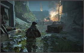 Przy narożniku budynku z lewej natkniesz się na martwego żołnierza ze strzelbą [1] - Rozdział 1 - Los Angeles 2016 (cz.1) | Opis przejścia | Terminator Ocalenie - Terminator: Ocalenie - poradnik do gry