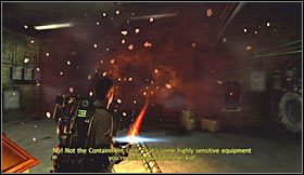 Zgodnie z otrzymanym poleceniem biegnij za Rayem do piwnicy - Etap treningowy - Remiza strażacka | Opis przejścia Ghostbusters The Video Game - Ghostbusters: The Video Game - poradnik do gry