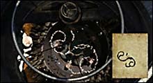 Kiedy je otworzysz, na wprost zauważysz zejście w dół - Voltaic cz.II | Myst III Exile - Myst III: Exile - poradnik do gry
