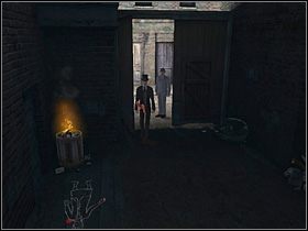 Po opuszczeniu pubu przez Holmesa wędruj ulicą w prawo, w stronę bramy prowadzącej na podwórze Międzynarodowego Klubu Pracujących Mężczyzn, na którym miało miejsce morderstwo Liz Stride - [Opis przejścia] Dutfields Yard, noc z 7 na 8 października 1888 - Sherlock Holmes kontra Kuba Rozpruwacz - poradnik do gry