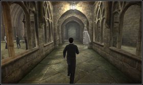 Trafisz do Wejścia na dziedziniec [1] - Prawie Bezgłowy Nick i lekcja eliksirów | Opis przejścia - Harry Potter i Książę Półkrwi - poradnik do gry