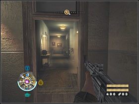 Po dotarciu do narożnika możesz w pierwszej kolejności zabezpieczyć pomieszczenie na parterze, bądź też od razu skorzystać ze schodów - Etap 11 - Sztab SS | Opis przejścia Wolfenstein - Wolfenstein - poradnik do gry