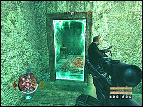 Sekret 6 - Kontrabanda (zachód): Na południe od posterunku sił wroga (północna część dzielnicy) skorzystaj z pokazanego na drugim screenie niewidzialnego przejścia - Etap 1 i 6 - Wywiad (cz.2) | Sekrety Wolfenstein - Wolfenstein - poradnik do gry