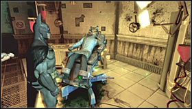 Uratowanie doktora Chena: Po znalezieniu się w sekcji Surgery Room podbiegnij do lekarza, co zainicjuje cut-scenkę - Ukryte osiągnięcia (zestawienie cz.2) | Fabuła | Batman Arkham Asylum - Batman: Arkham Asylum - poradniki