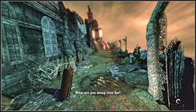 Tym razem zaczekaj aż boss obróci się w lewo i biegnij w stronę niewielkiego murku, na który musisz się wspiąć - Arkham Mansion (cz.3) | Opis przejścia Batman Arkham Asylum - Batman: Arkham Asylum - poradniki