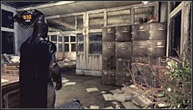 Możliwe jest także zaskakiwanie wrogów poprzez ustawienie się na szklanym suficie i odczekiwanie aż ktoś znajdzie się na dole - Intensive Treatment #2 (cz.1) | Opis przejścia Batman Arkham Asylum - Batman: Arkham Asylum - poradniki