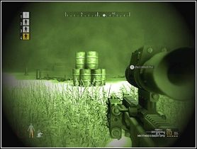 Zajdź do stacji paliw od strony drzew [1] i poczekaj, aż wszystkie patrole wroga będą widoczne (zwłaszcza te od strony północnej i południowej - Misje pojedyncze | Operation Flashpoint Dragon Rising - Operation Flashpoint: Dragon Rising - poradnik do gry