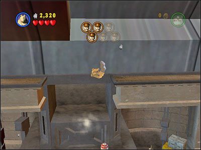 Tam, gdzie uwolniłeś dwóch pilotów, po uprzednim przetransportowaniu się na wyższy poziom z wykorzystaniem Mocy przez dwóch Jedi, wyskocz na 