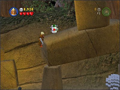 Użyj haka w punkcie na pochylni, z której spadają głazy - Chapter 4 - Defense of Kashyyyk - Free Play - Episode 3 - LEGO Star Wars: The Complete Saga - poradnik do gry