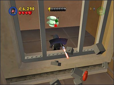 W prawej części początkowego placu znajdziesz kontener, po zniszczeniu którego pojawi się punkt zaczepienia dla haka - Chapter 5 - Ruin of the Jedi - Free Play - Episode 3 - LEGO Star Wars: The Complete Saga - poradnik do gry