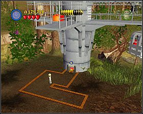 W pobliżu instalacji pod koniec etapu przepchnij skrzynkę do portu, a następnie jako mała postać skorzystaj z powstałego w ten sposób tunelu - Chapter 3 - Speeder Showdown - Free Play - Episode 6 - LEGO Star Wars: The Complete Saga - poradnik do gry