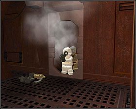 W ostatnim pomieszczeniu w Sandcrawlerze, tym w którym jako Obi-Wan niszczyłeś Mocą wsporniki, zniszcz beczki po prawej - Ben stoi za nimi. - Bounty Hunter Missions - Dodatki - LEGO Star Wars: The Complete Saga - poradnik do gry