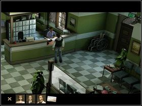 Po rozmowie z Wakefieldem wyjdź z domu (wyjście z salonu w dole ekranu, po lewej) i skieruj się do szpitala (budynek po lewej) - Rozdział pierwszy (1) | Opis przejścia Black Mirror II - Black Mirror II - poradnik do gry