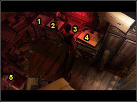 Ze stołu zabierz utrwalacz (pomiędzy środkowym naczyniem na wodę a powiększalnikiem) - Rozdział pierwszy (2) | Opis przejścia Black Mirror II - Black Mirror II - poradnik do gry