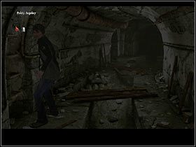 Teraz biegnij do tunelu (w lewo) i 2x w lewo, a gdy Darren pojawi się w głębi po lewej, skieruj go do tyłu w prawo (przejściem w głębi) i znowu w prawo (przejściem bliżej ekranu) - Rozdział czwarty (3) | Opis przejścia Black Mirror II - Black Mirror II - poradnik do gry