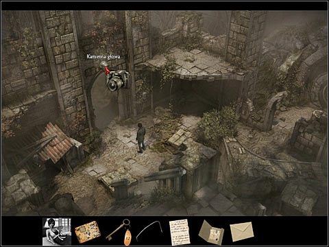 Kamienna głowa - znajduje się nad wejściem w ruinach Akademii - Dodatki (3) | Opis przejścia Black Mirror II - Black Mirror II - poradnik do gry