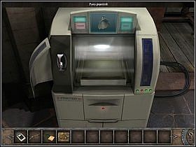 Opuść wykusz i ponownie przyjrzyj się drukarce 3D (zbliżenie) - Muzeum (2) | Bretania | Chronicles of Mystery Drzewo Życia - Chronicles of Mystery: Drzewo Życia - poradnik do gry