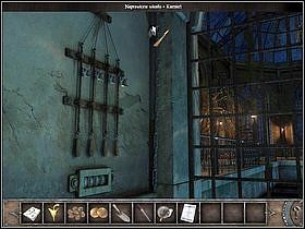 Dotarłszy na miejsce, przejdź pod kratę broniącą dostępu do posiadłości hrabiego (zbliżenie) - Plazza Celeste | Wenecja | Chronicles of Mystery Drzewo Życia - Chronicles of Mystery: Drzewo Życia - poradnik do gry